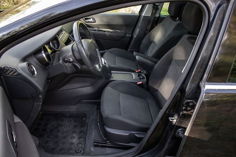 Peugeot 5008 - fotka 11 z 36
