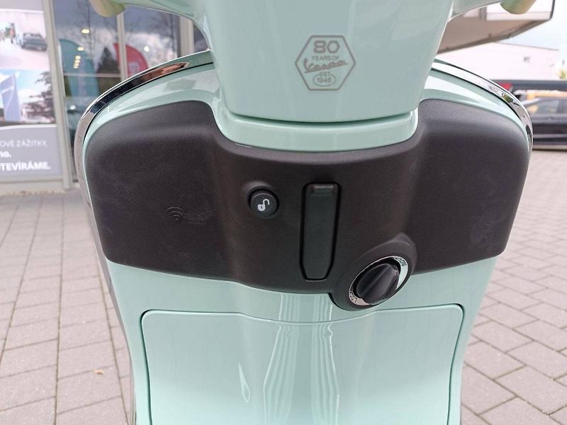 Vespa Primavera 125 3V ABS (2026) Verde Amabile 2026 - fotka 10 z 11