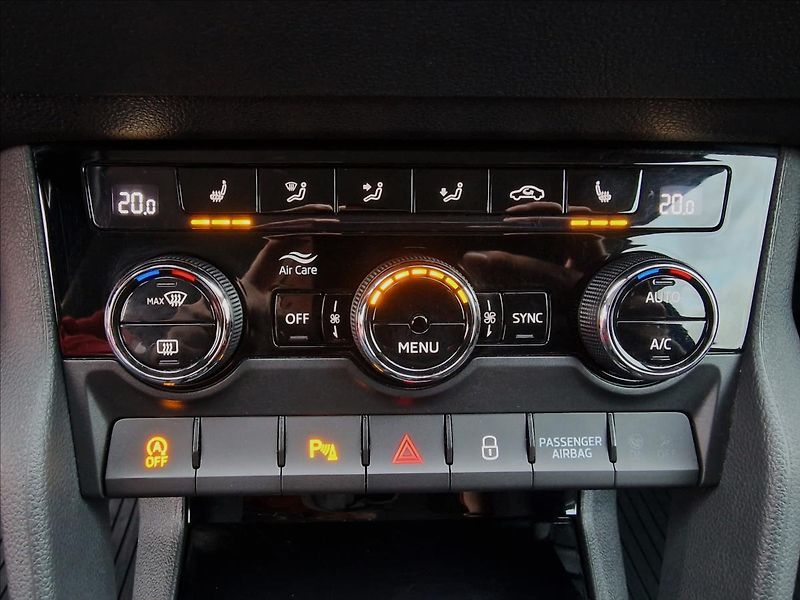 Škoda Karoq 2.0TDI Style,původ ČR,1.Maj. - fotka 34 z 50