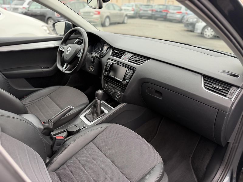 Škoda Octavia 2.0 TDi, 110kw, manuál - fotka 10 z 13