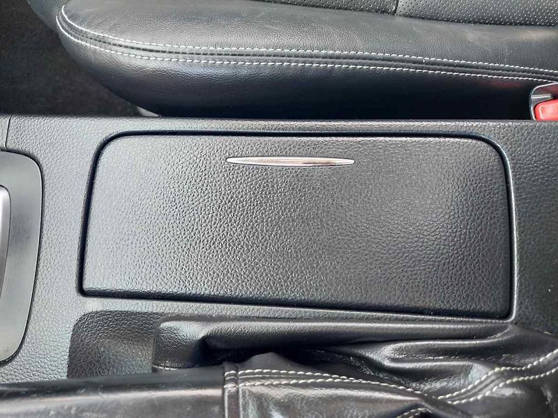 Suzuki Kizashi 2.4 4WD - fotka 52 z 59