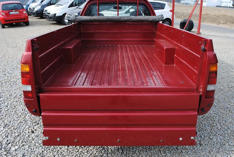 Ford Sierra 1,8 P100 - fotka 28 z 32