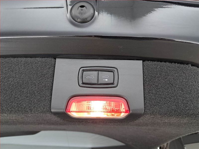 Porsche Cayenne (2010) Turbo - fotka 16 z 23