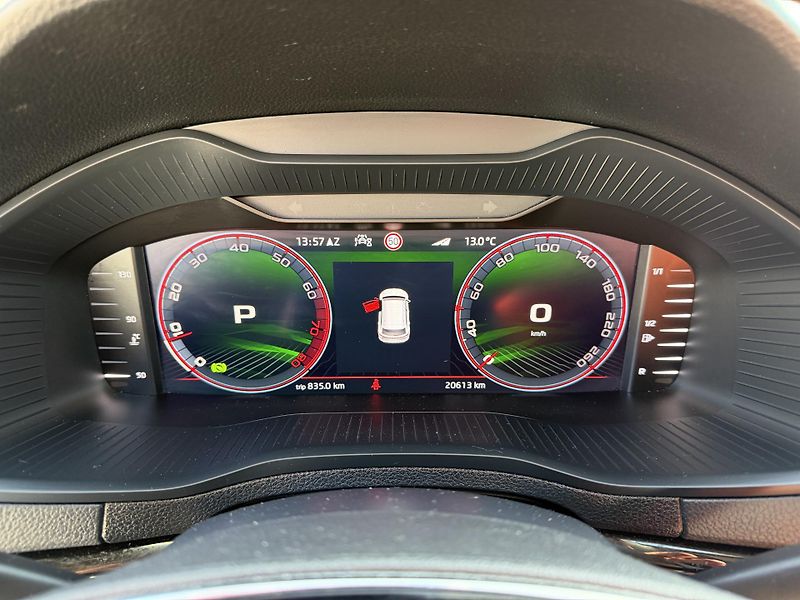 Škoda Karoq 2,0 TSi/140kW 4x4 DSG Sportlin - fotka 17 z 94