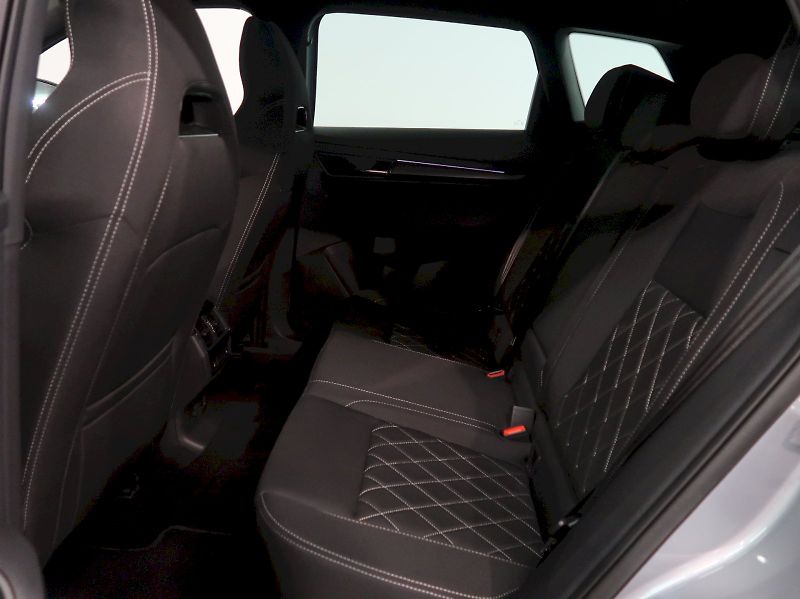 Škoda Karoq (2026) SPORTLINE 1.5TSI 110KW DSG - fotka 15 z 43