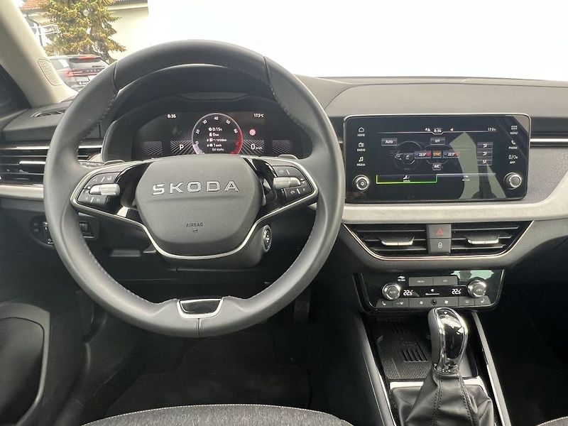 Škoda Scala Top Selection 1.0 TSI 85 Kw - fotka 21 z 32
