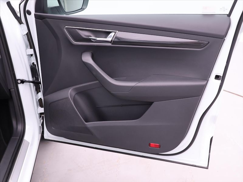 Škoda Karoq 1,5 TSI 110kW Style CZ 1.Maj - fotka 13 z 33