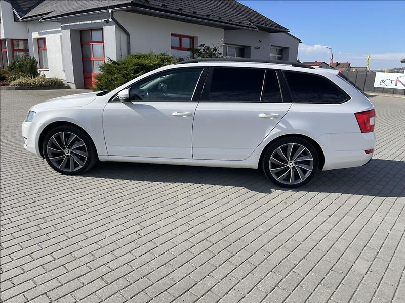Škoda Octavia 2,0 TDi 135kw DSG 4x4 Klimatr. - fotka 30 z 34