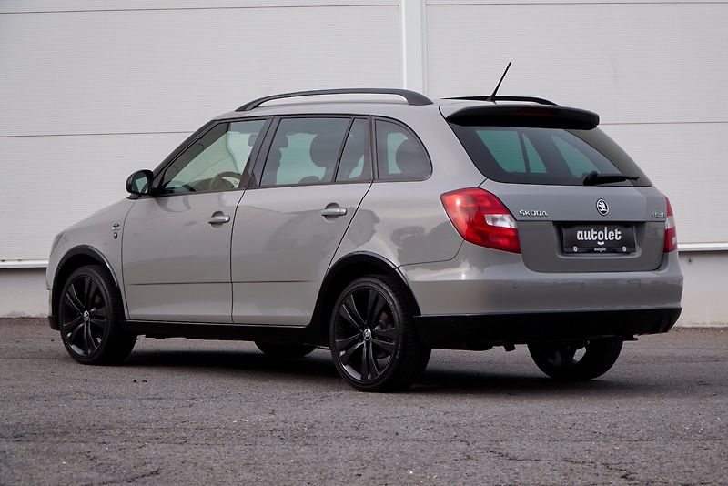 Škoda Fabia 1.2 TSI MONTECARLO - fotka 33 z 37