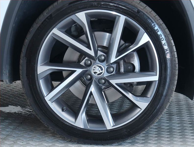 Škoda Kodiaq (2023) 2.0 TDI - fotka 15 z 19