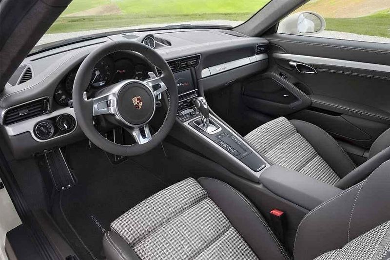 Speciální edice Porsche k 50. výročí modelu 911.