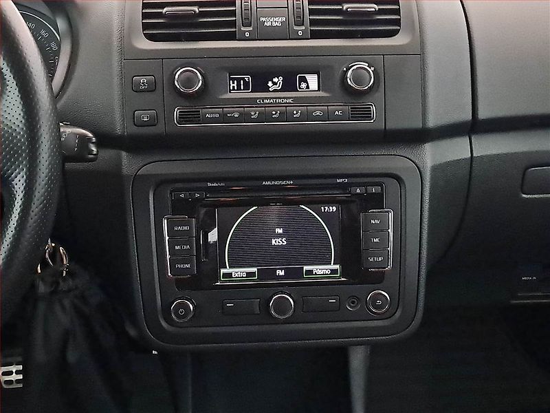 Škoda Fabia (2011) Monte Carlo 1.2 TSI, Navi - fotka 12 z 14