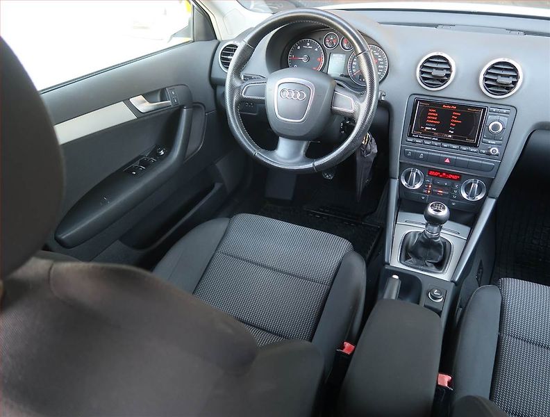 Audi A3 (2011) 2.0 TDI, 4X4, Navi - fotka 7 z 16