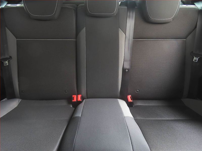 Ford Focus (2012) 1.6 TDCi, Tažné, rezervace - fotka 10 z 15