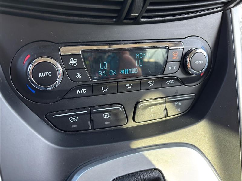 Ford C-MAX 2,0 TDCi 103kW Titanium - fotka 35 z 39