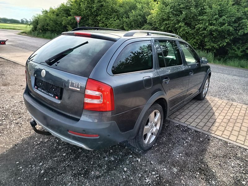 Škoda Octavia (2007) Scout 4x4 2.0i 110 kw - fotka 21 z 41