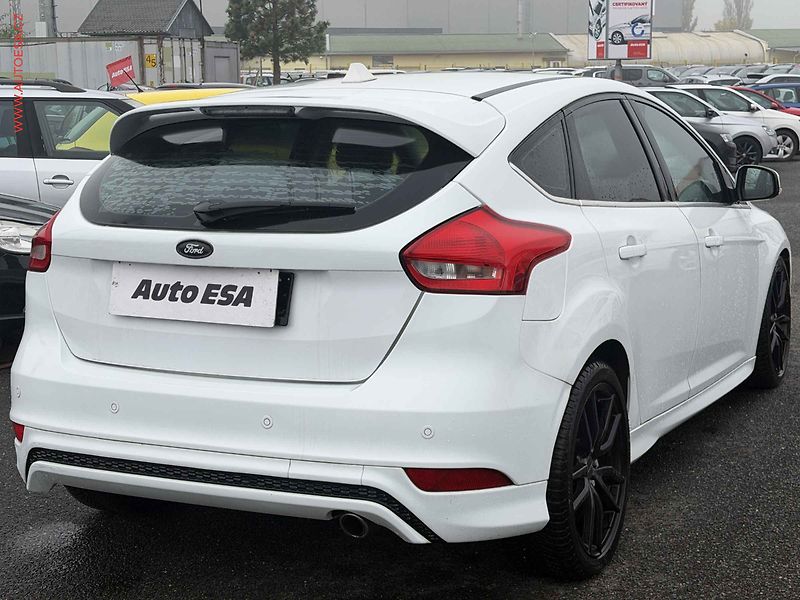 Ford Focus (2015) 2.0 TDCi, Titanium, AT, bixen - fotka 4 z 18