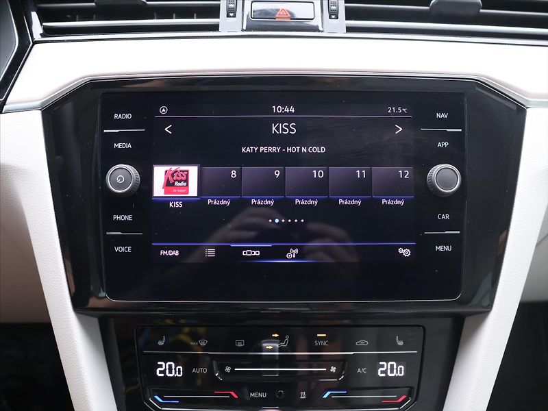 Volkswagen Passat 2.0 TDI 147kW DSG CZ Elegance - fotka 17 z 29