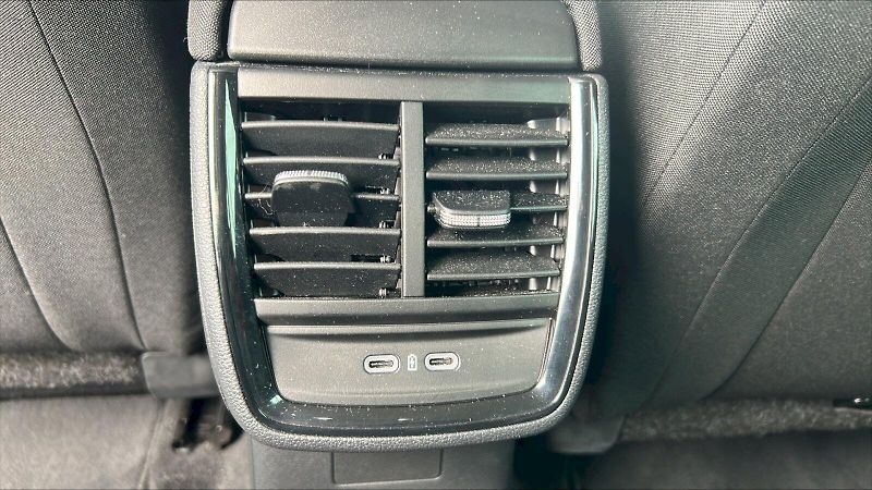 Škoda Kamiq (2025) SELEC TSI 85/1.0 M6F - fotka 23 z 31