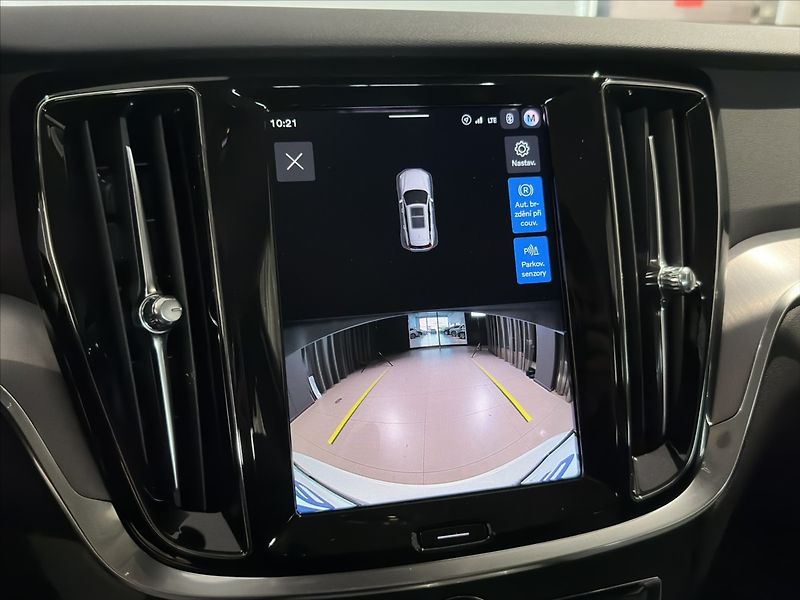 Volvo V60 (2026) 2,0 B4  Core - fotka 30 z 38