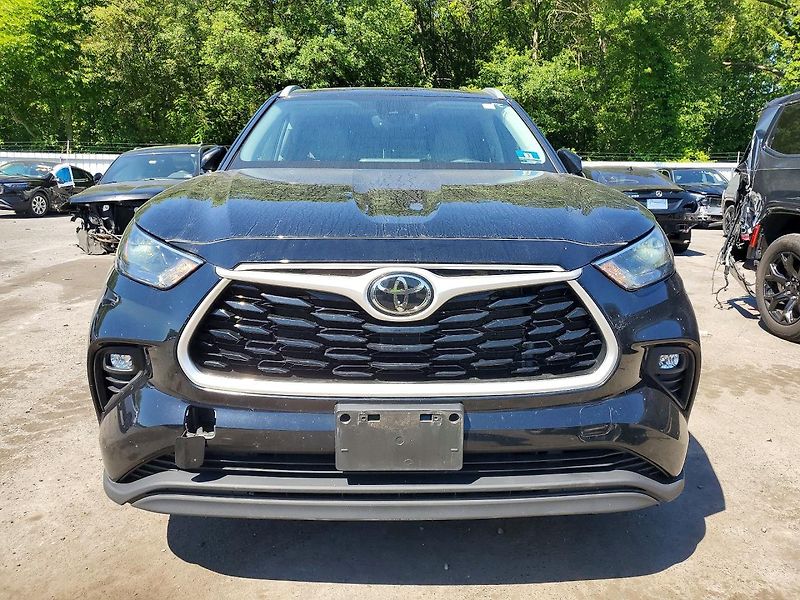 Toyota Highlander (2022) XLE  - fotka 5 z 12