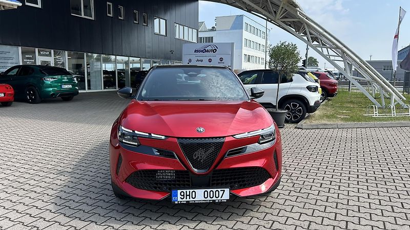 Alfa Romeo Junior 1.2T 145k Ibrida - fotka 3 z 14