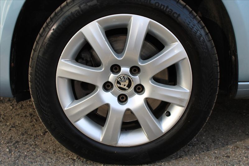 Škoda Roomster 1,2 TSI  NAVIGACE,STYLE - fotka 24 z 24