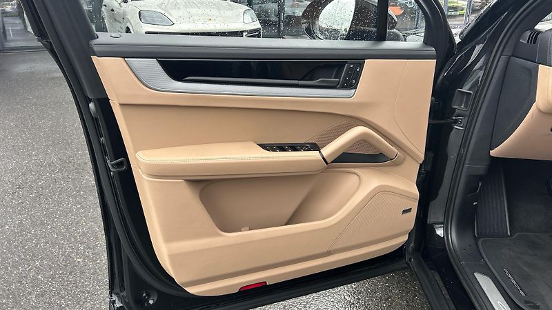 Porsche Cayenne E3 II - fotka 20 z 25