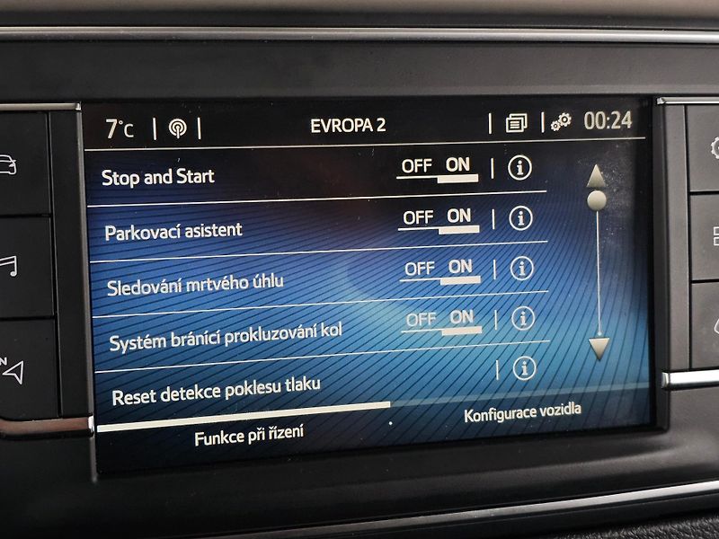 Toyota ProAce (2022) ČR L2 Automat 8 pax Webasto - fotka 11 z 17