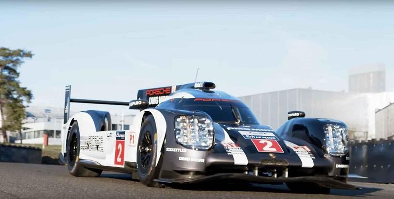 Porsche 911 GT1.