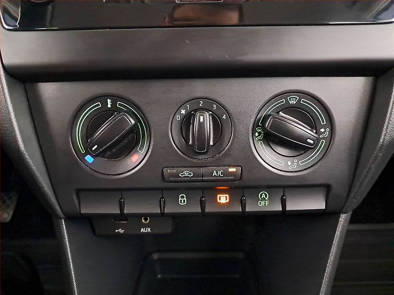 Škoda Rapid (2015) 1.4 TDI, Tempomat - fotka 15 z 17