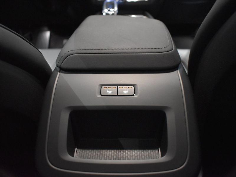 Volvo XC60 2,0 B5 AWD Plus BLIS,Bezklíč - fotka 15 z 22