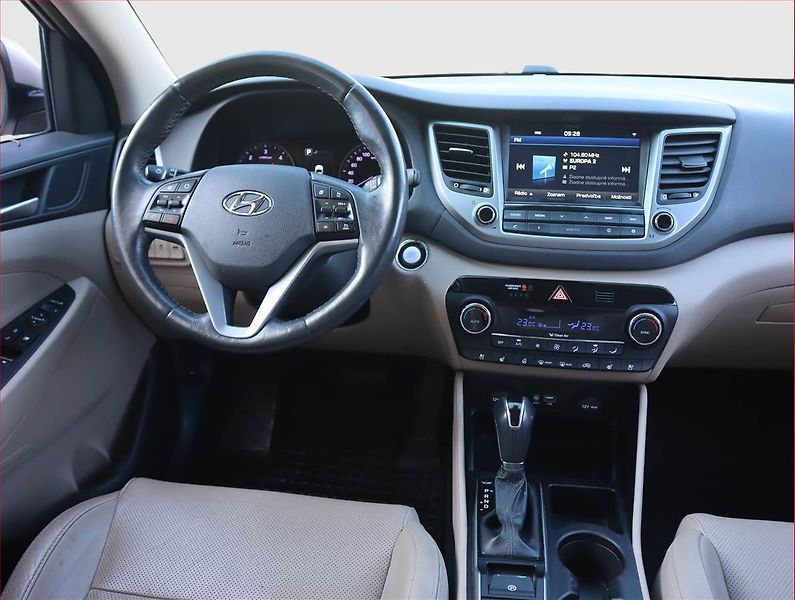 Hyundai Tucson (2016) 2.0 CRDi, 4X4, Automat, Kůže - fotka 7 z 20
