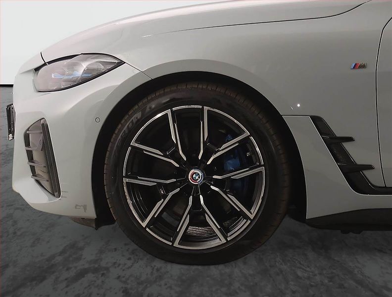 BMW i4 (2022) M50, SoH 88% - fotka 15 z 34