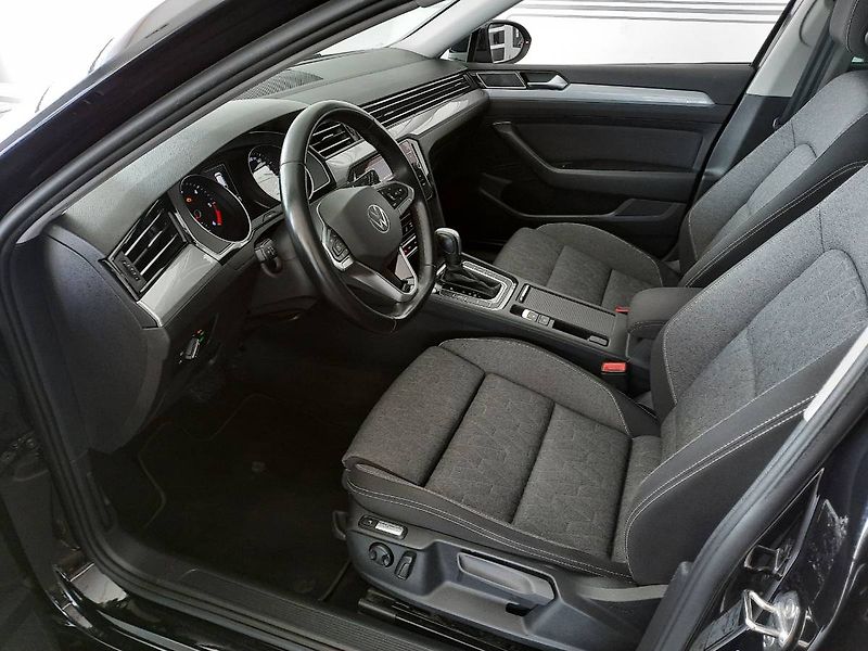 Volkswagen Passat Variant (2023) 2.0 TDI (110kW/150k) DSG, Busi - fotka 6 z 26