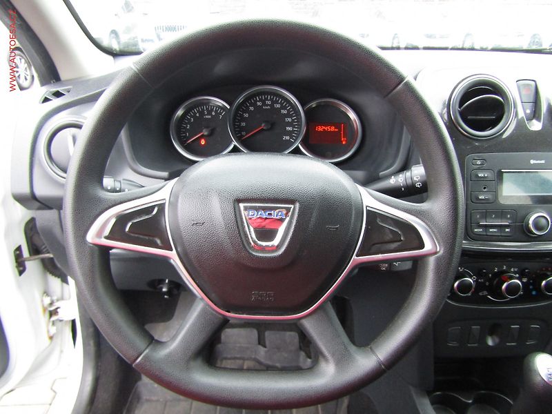 Dacia Sandero (2019) 1.0 SCe, ČR, AC, STK1/28 - fotka 13 z 13