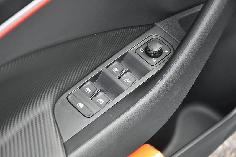 Škoda Kamiq (2025) Monte Carlo 1,0 TSI 85 kW 7° a - fotka 17 z 36
