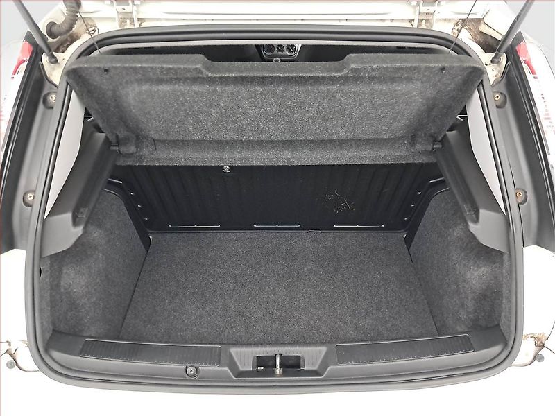 Fiat Punto (2013) 1.2, Tempomat - fotka 13 z 14