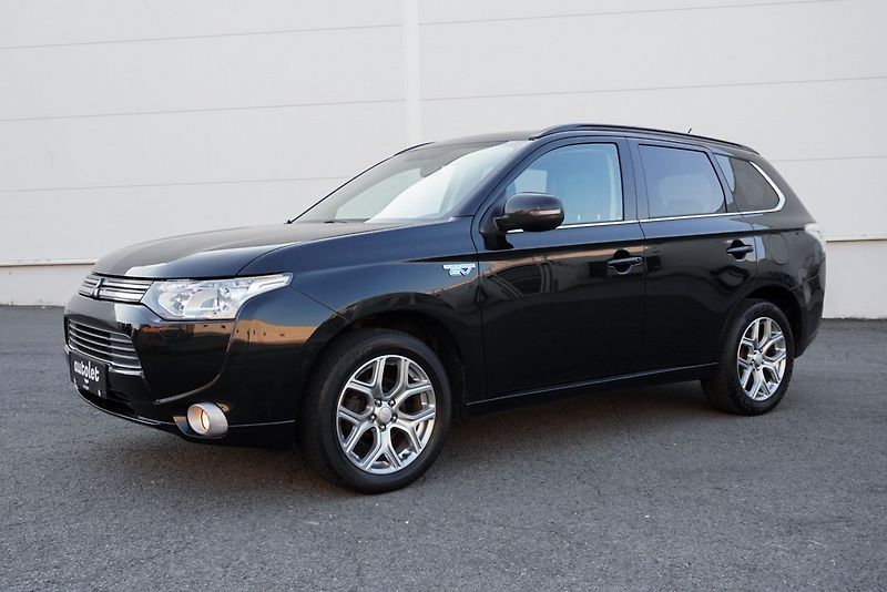 Mitsubishi Outlander 2.0 PHEV 4x4 - fotka 5 z 34