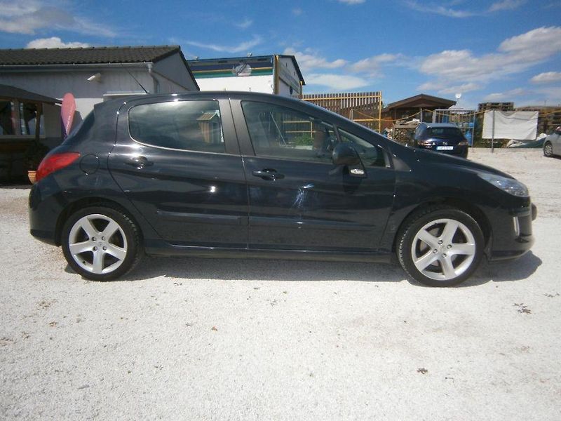 Peugeot 308 2.0 HDi - fotka 4 z 18