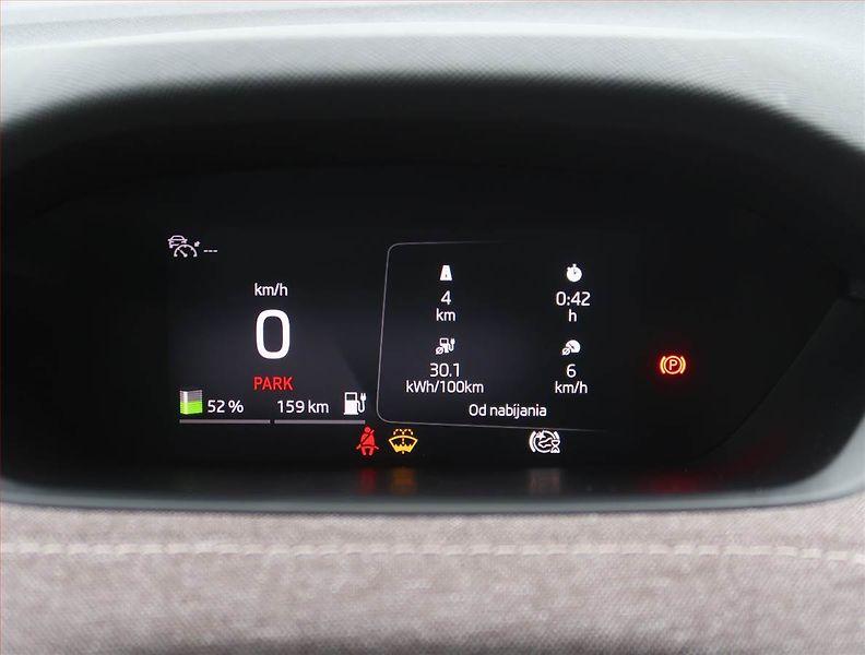 Škoda Enyaq (2021) Suite iV 60 (62 kWh), SoH 91% - fotka 11 z 23