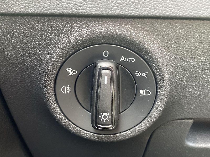Škoda Karoq (2025) TDI 4x4 DSG Sportline - fotka 13 z 35