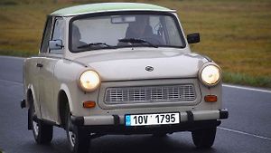 Trabant 601 se přestal vyrábět na konci července 1990.