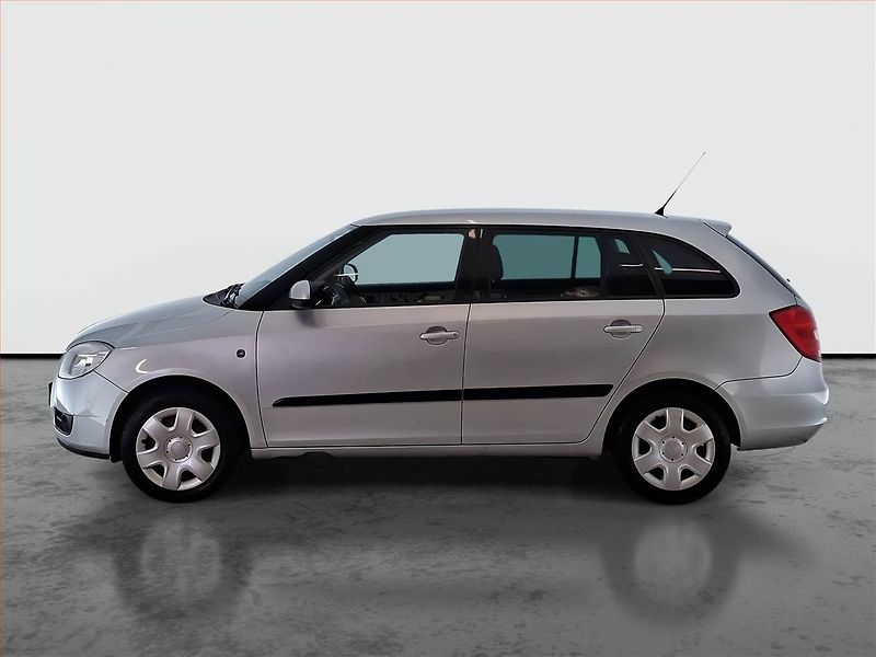 Škoda Fabia (2010) Ambition 1.2 12V, ČR,1.maj - fotka 3 z 18