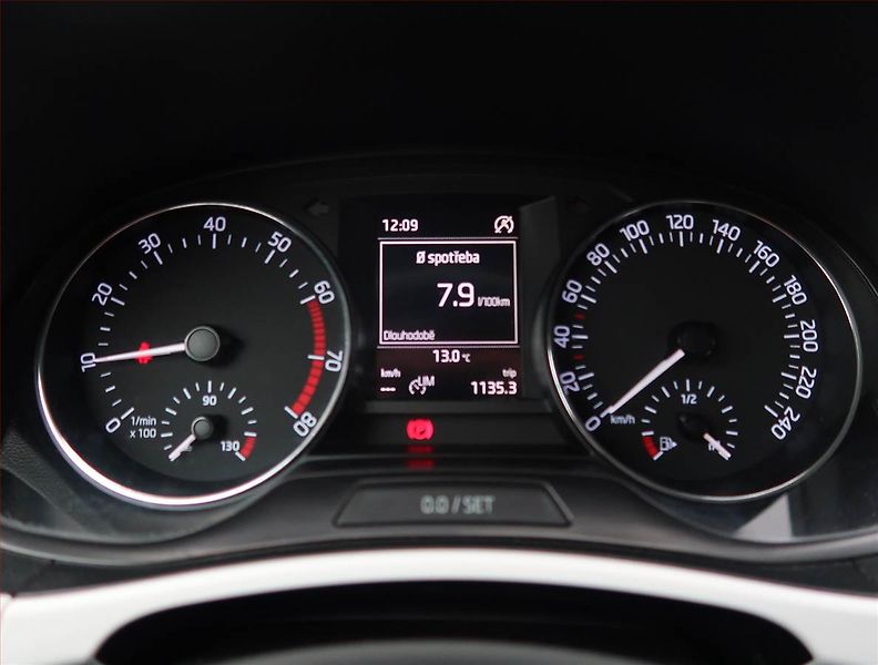 Škoda Fabia (2016) 1.2 TSI, Serv.kniha - fotka 11 z 19
