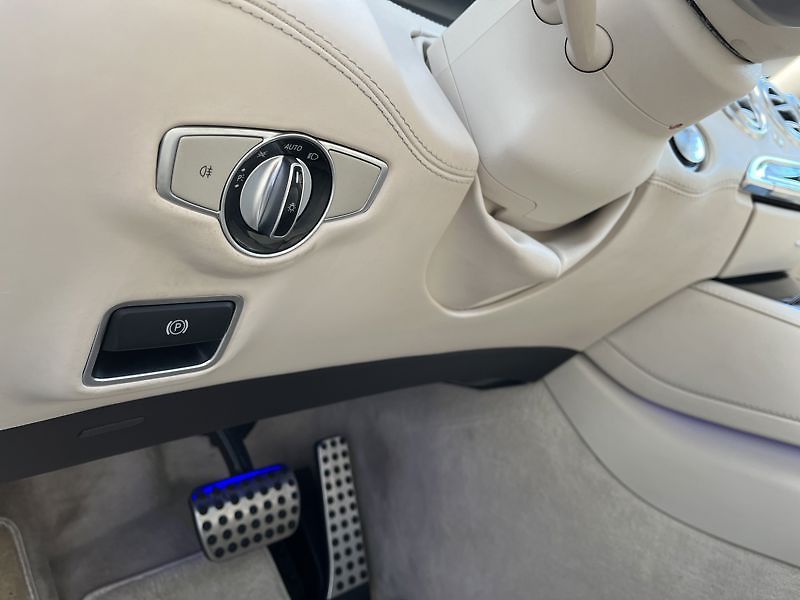 Mercedes-Benz Třídy S Třída S 500 4MATIC kupé - fotka 12 z 18