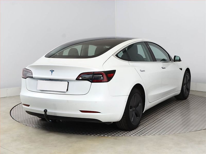 Tesla Model 3 (2019) Std Range Plus 52kWh, SoH 82% - fotka 5 z 18