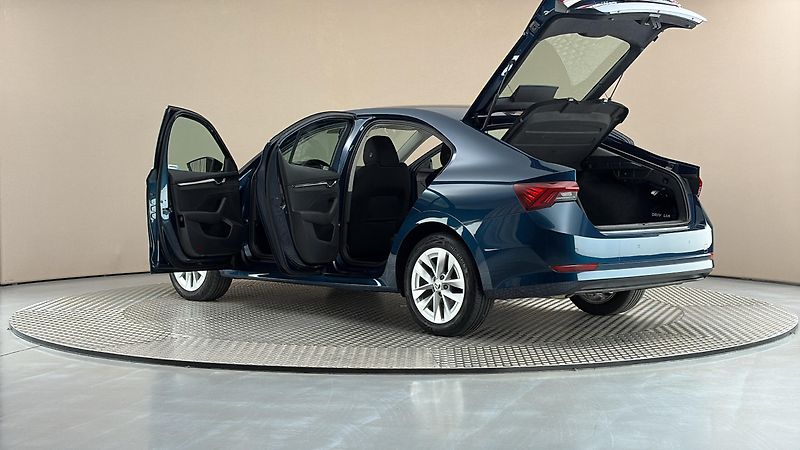 Škoda Octavia 2.0 TDI Style - fotka 7 z 25