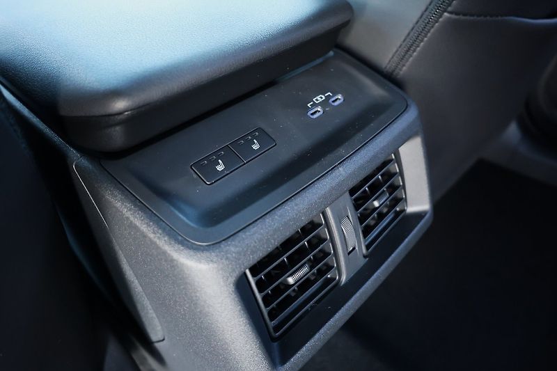 Subaru E-Outback 74.7 kWh AWD Executive H/K Ven - fotka 19 z 20