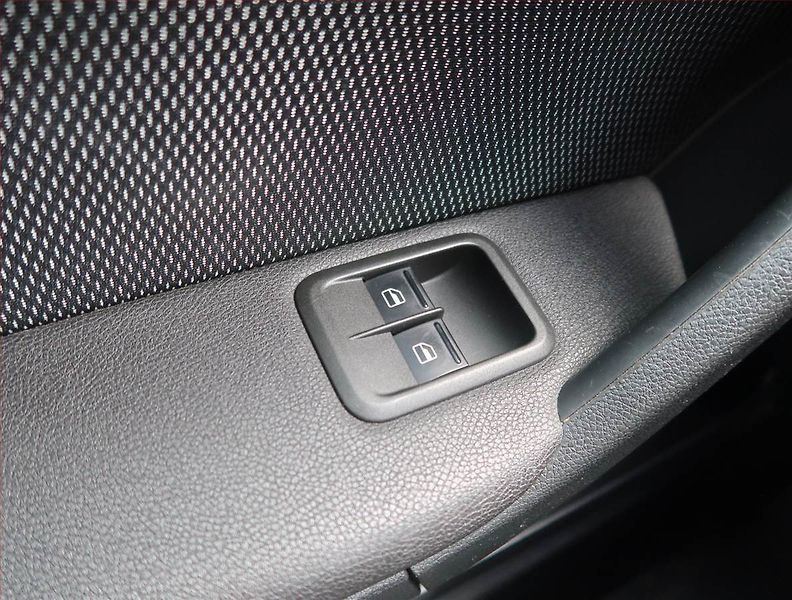 Škoda Yeti (2011) 2.0 TDI, Serv.kniha, Tempomat - fotka 16 z 18
